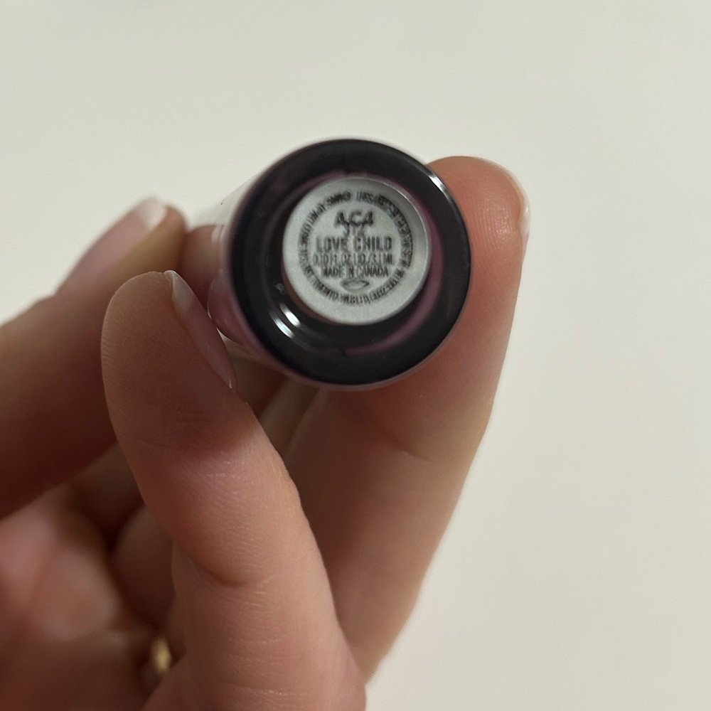 MAC Cosmetics Lipglass Love Child‎ 312 - Picture 3 of 4
